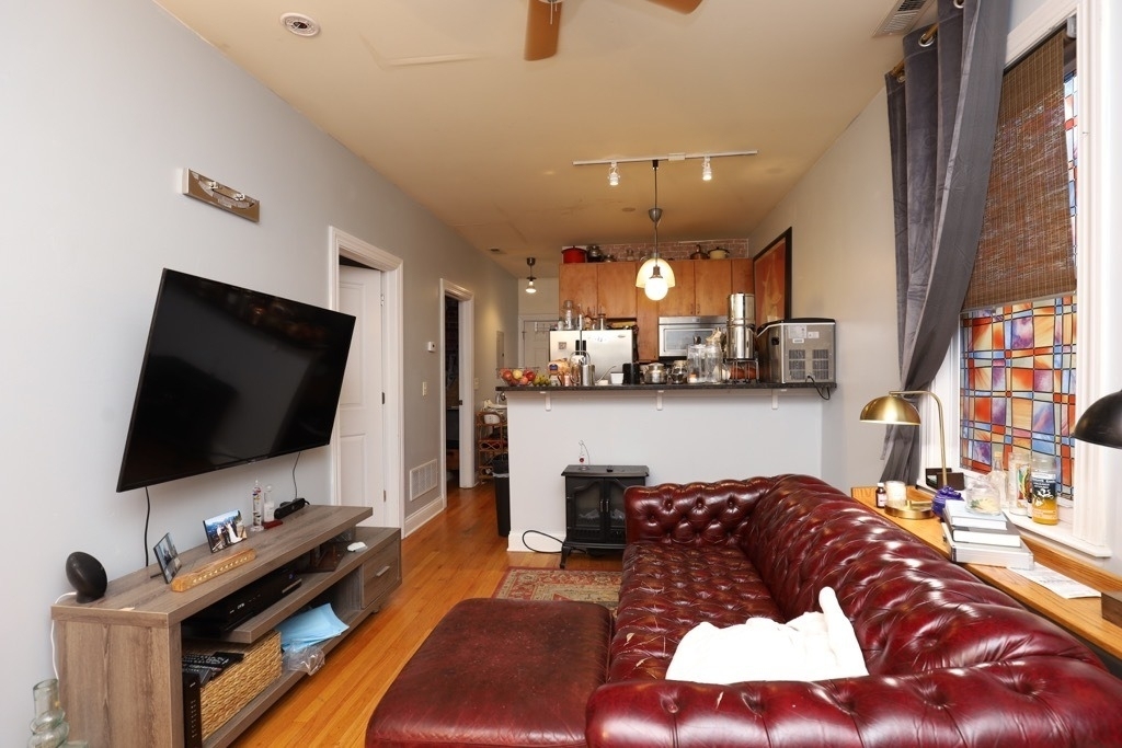 1738 W Altgeld Street - Photo 5