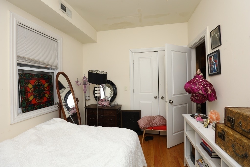 1738 W Altgeld Street - Photo 8