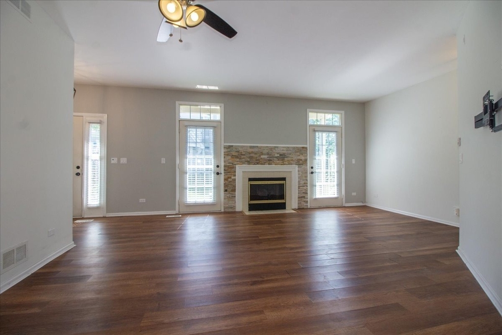 1216 Tennyson Lane - Photo 3