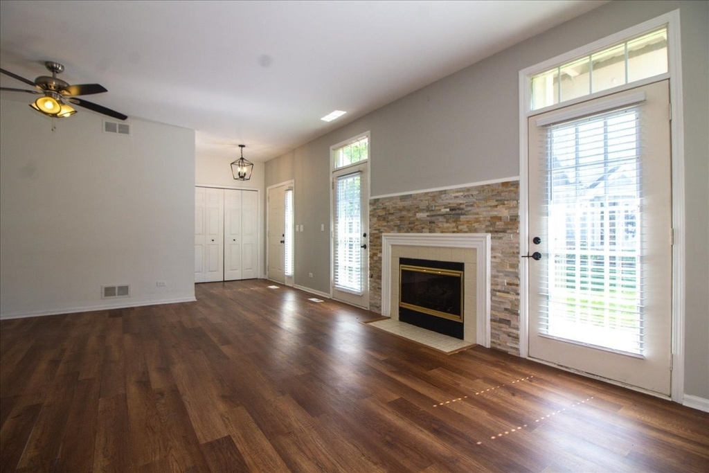 1216 Tennyson Lane - Photo 4