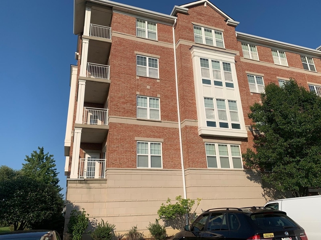 101 Pointe Drive - Photo 0