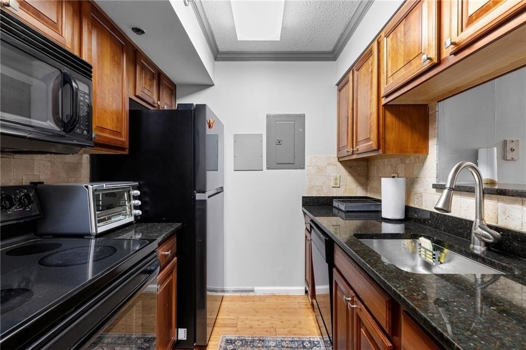 795 Hammond Drive - Photo 5