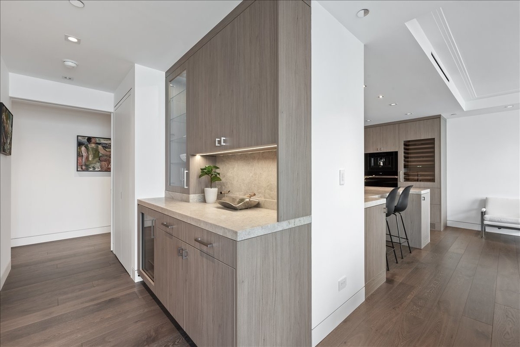 180 E Pearson Street - Photo 5