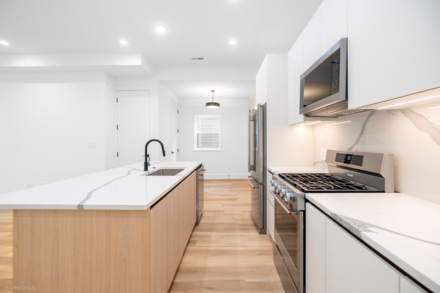2113 N Kenmore Avenue - Photo 7