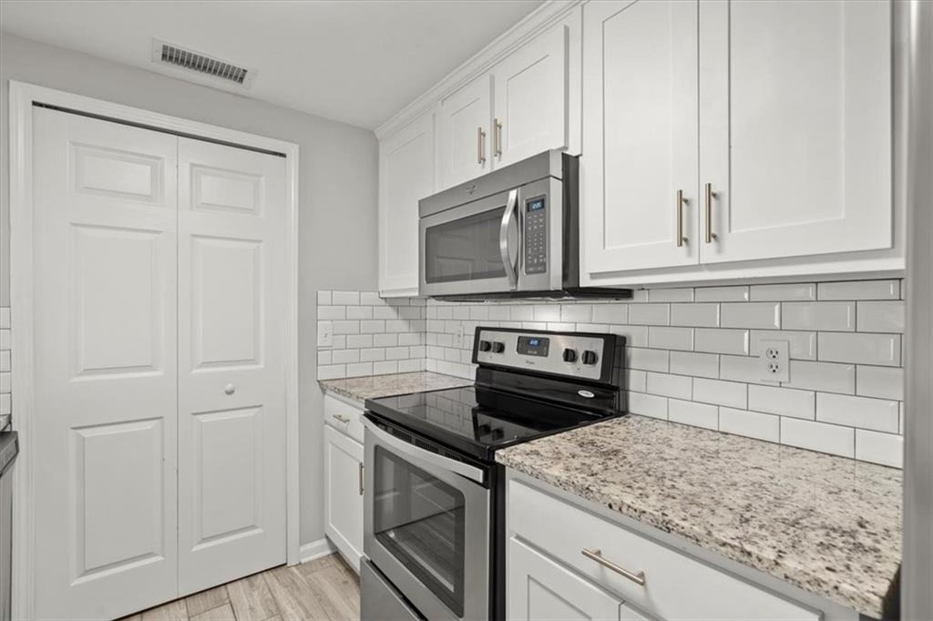 3481 Lakeside Drive - Photo 9