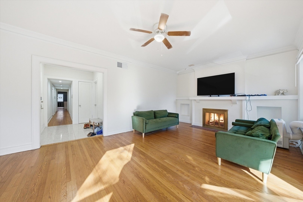 5210 S Ingleside Avenue - Photo 4