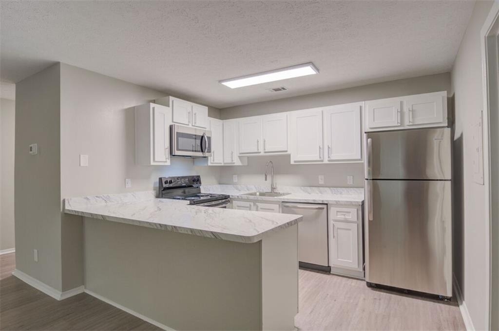 1000 Lake Ridge Parkways - Photo 2