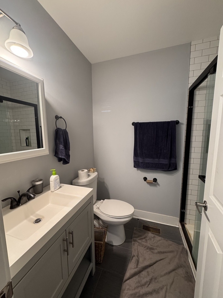 941 E 54th Place - Photo 5