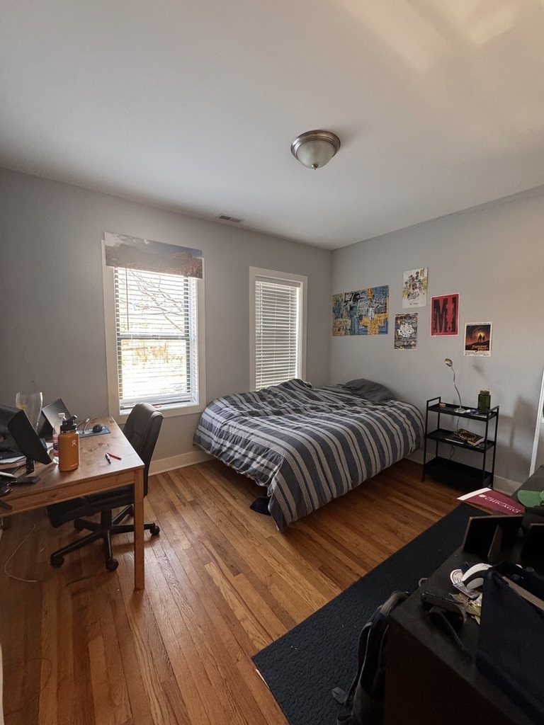941 E 54th Place - Photo 6