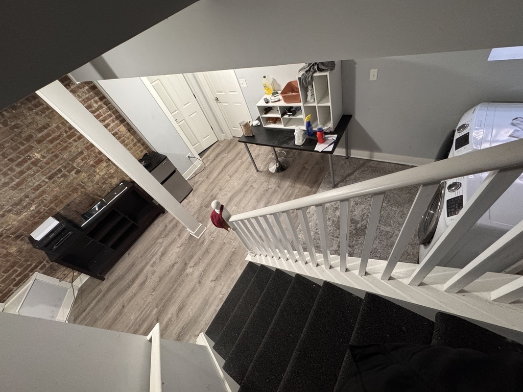 941 E 54th Place - Photo 9