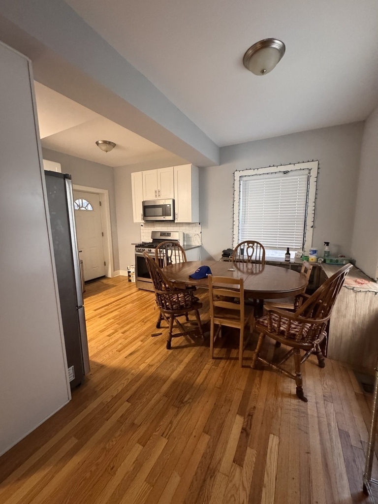 941 E 54th Place - Photo 2