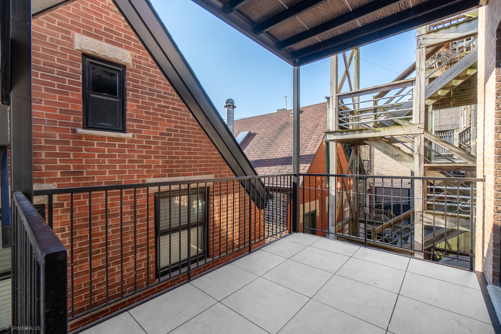 2113 N Kenmore Avenue - Photo 22