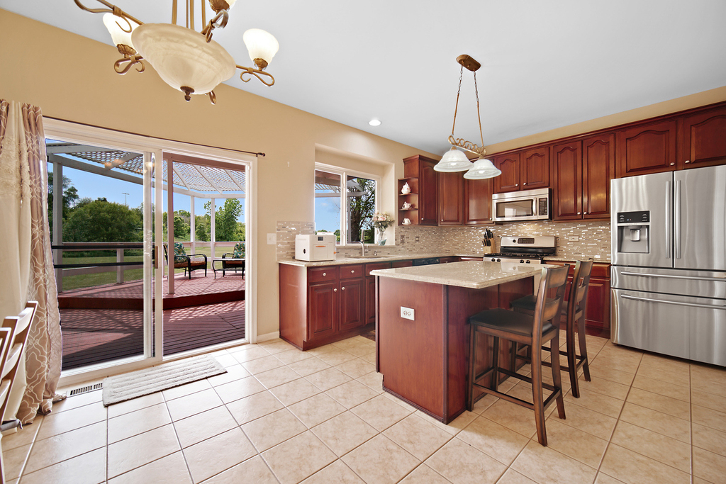 1044 Oakhill Drive - Photo 7
