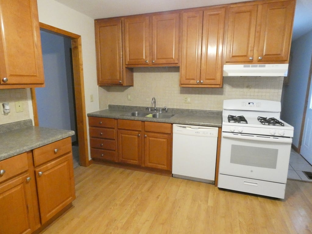 515 Freeman Avenue - Photo 2