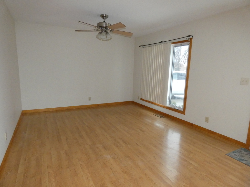 515 Freeman Avenue - Photo 8