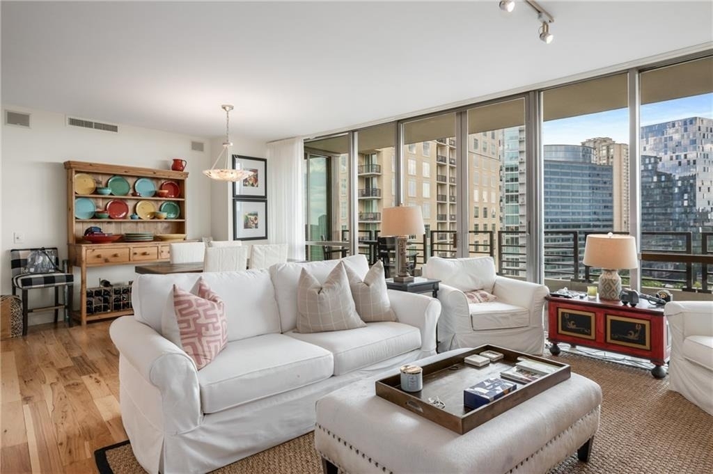 700 Park Regency Place Ne - Photo 1
