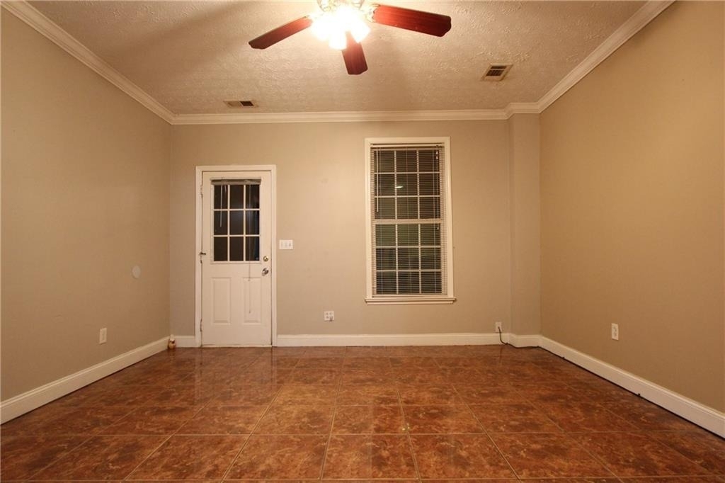 818 Springlake Road - Photo 4