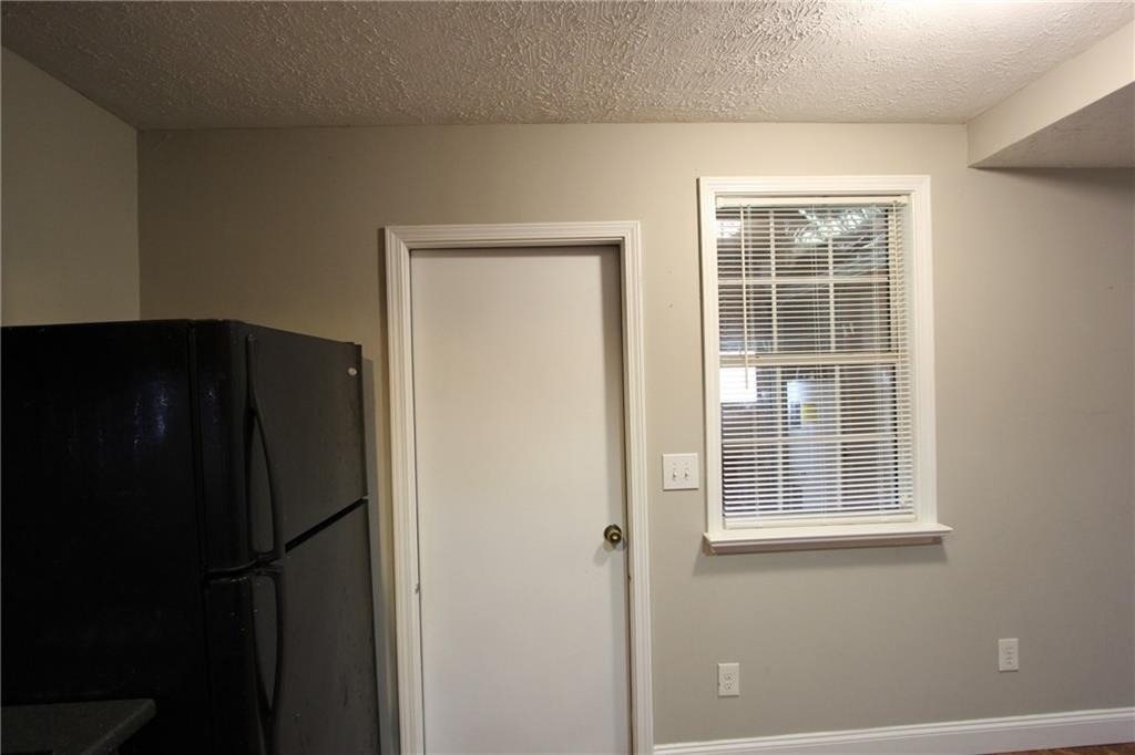 818 Springlake Road - Photo 8