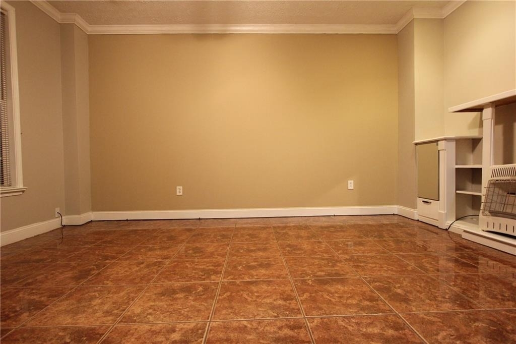 818 Springlake Road - Photo 5