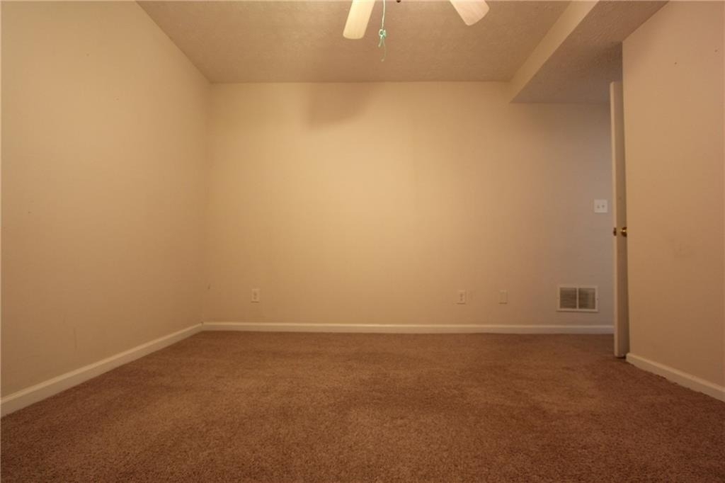 818 Springlake Road - Photo 15