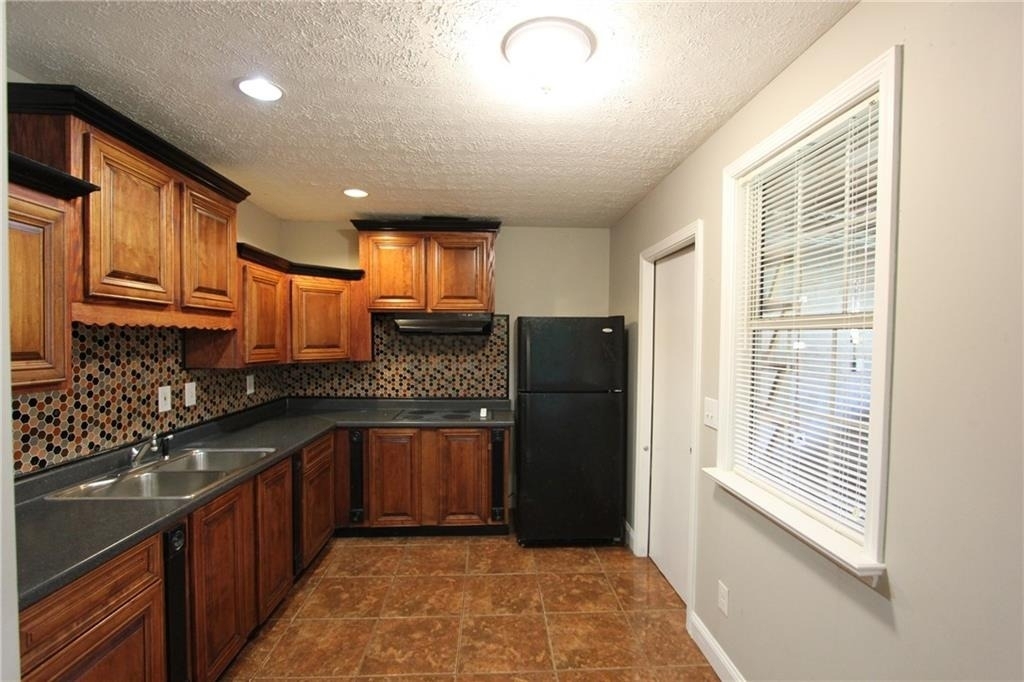 818 Springlake Road - Photo 6