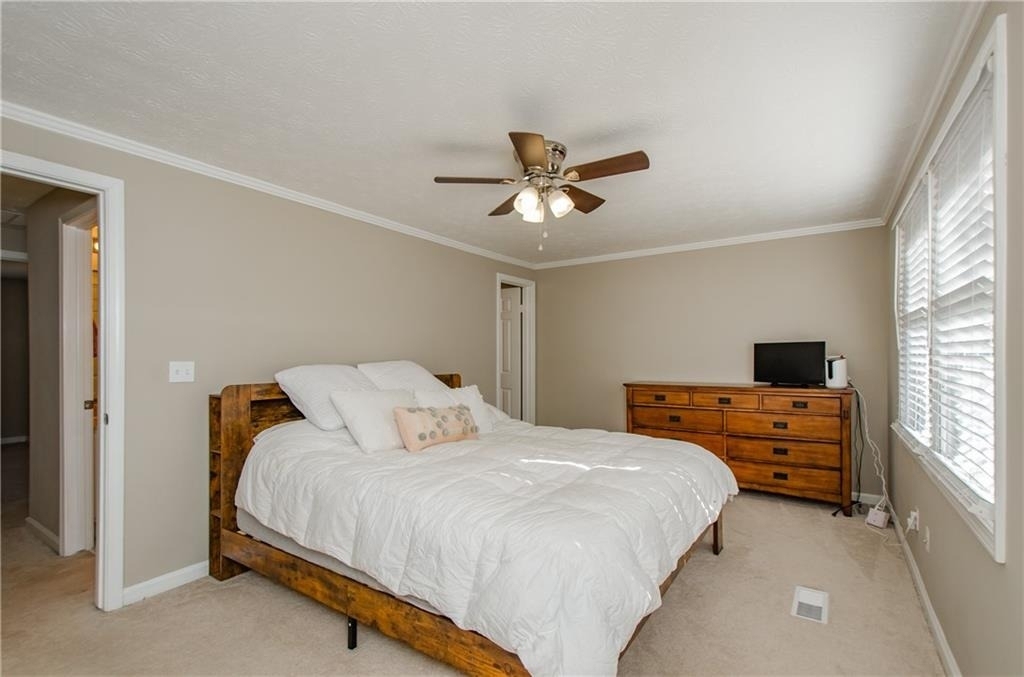 1066 Wedgewood Lane - Photo 9
