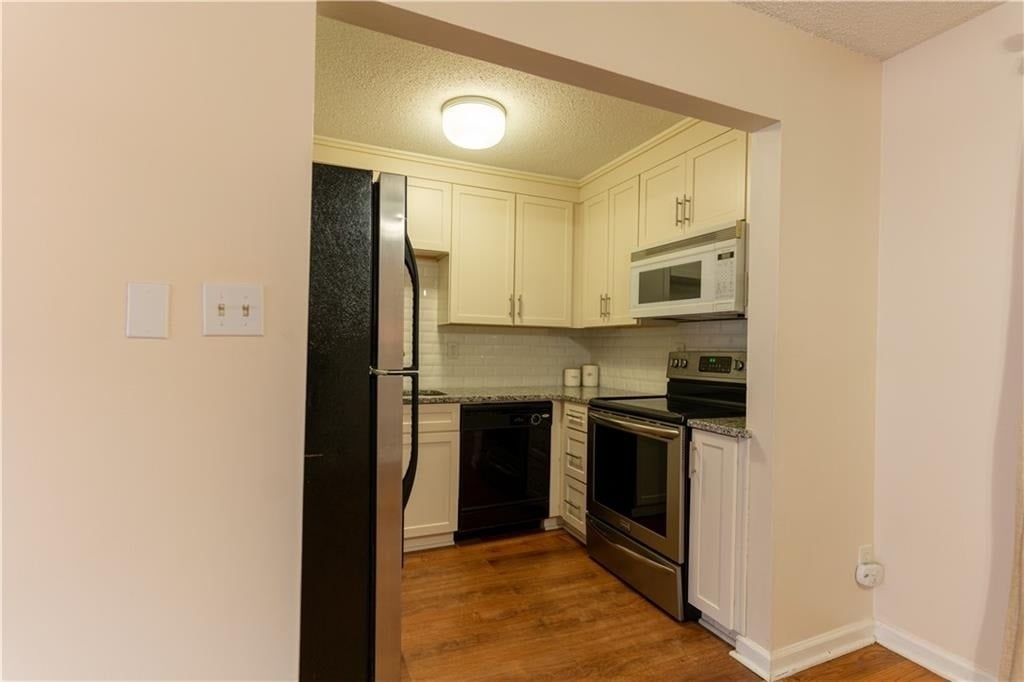 4266 Roswell Road Ne - Photo 2