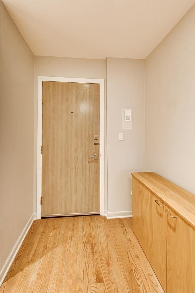 2722 Central Street - Photo 6