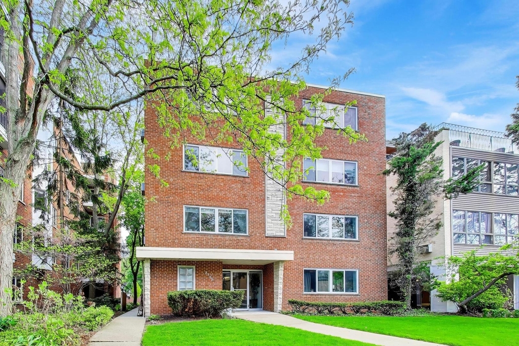 2722 Central Street - Photo 2