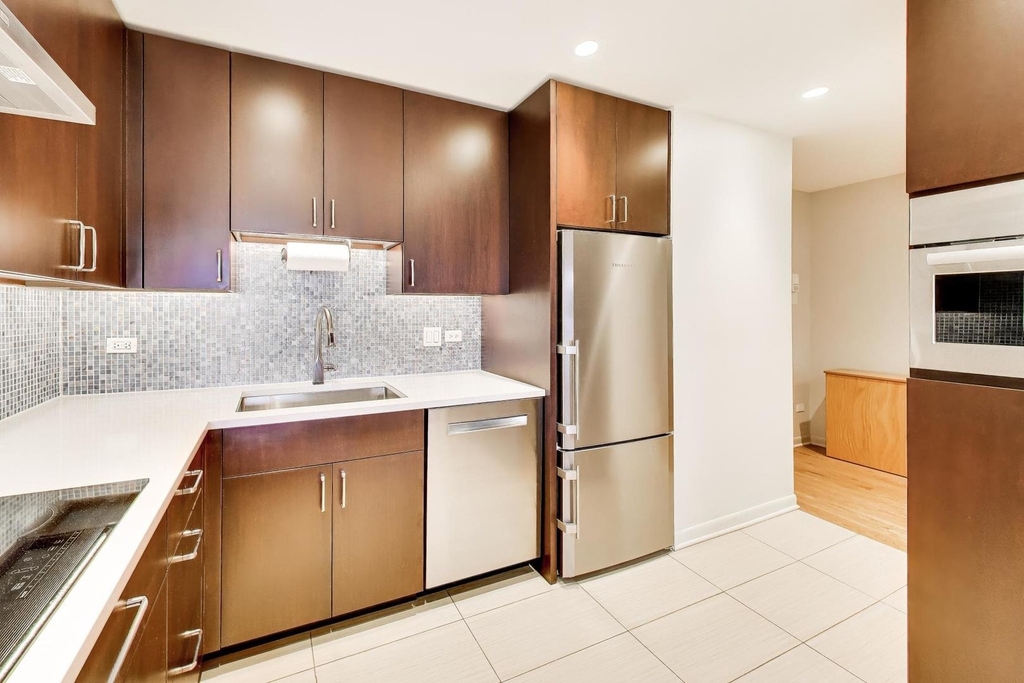 2722 Central Street - Photo 13
