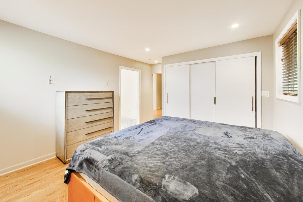 2722 Central Street - Photo 17