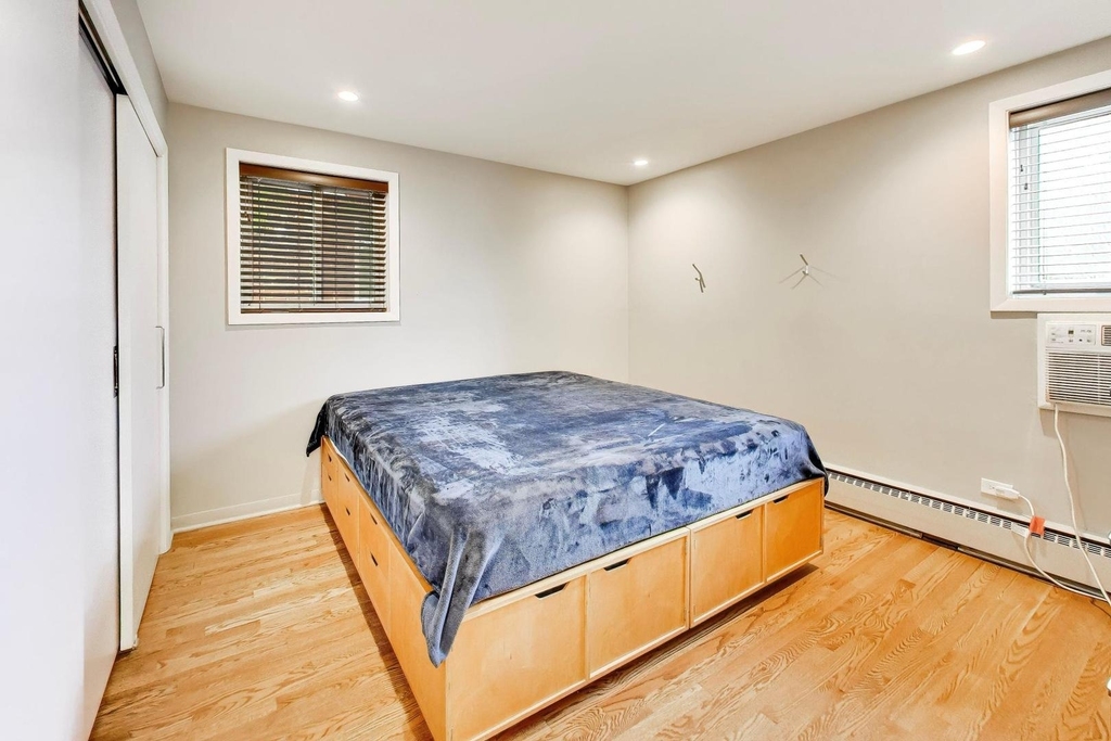 2722 Central Street - Photo 15