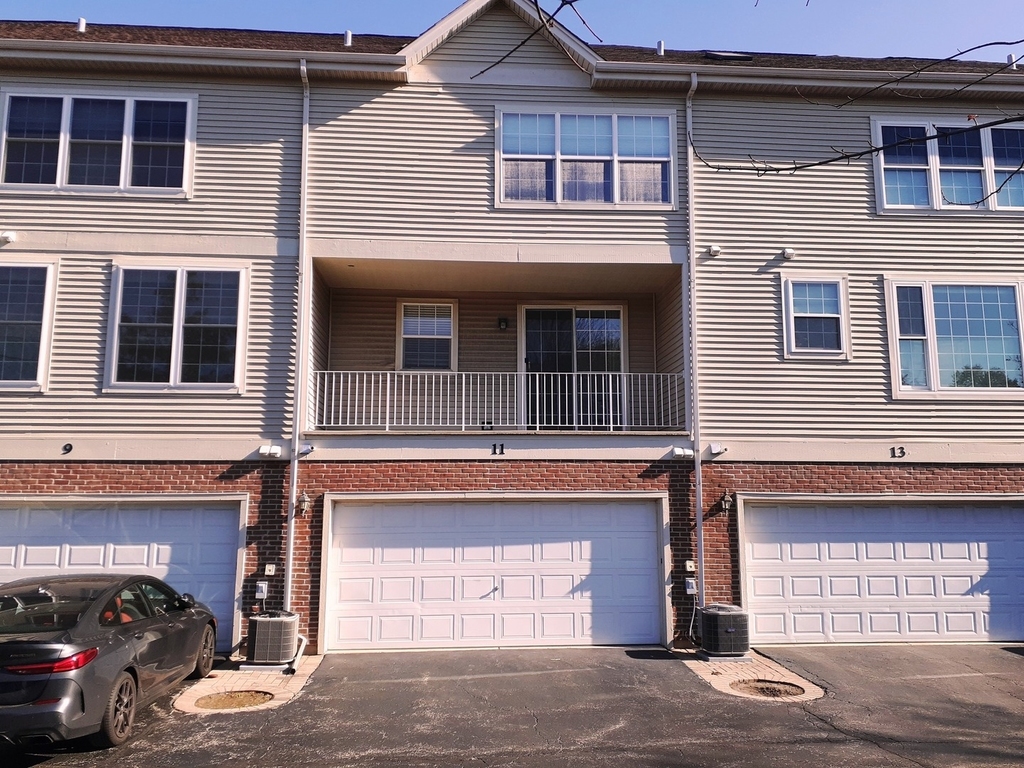 11 E Illinois Avenue - Photo 2