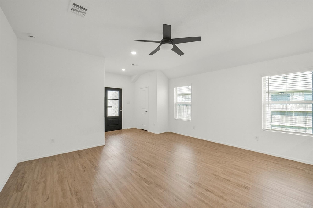 3003 Halleton Court - Photo 5