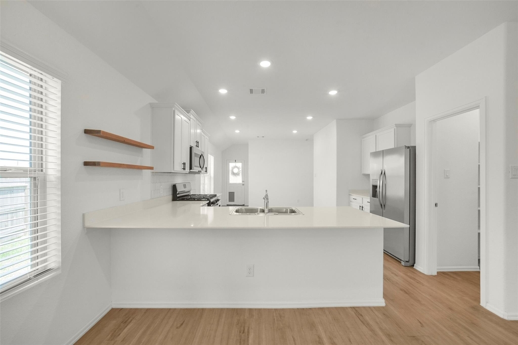 3003 Halleton Court - Photo 6