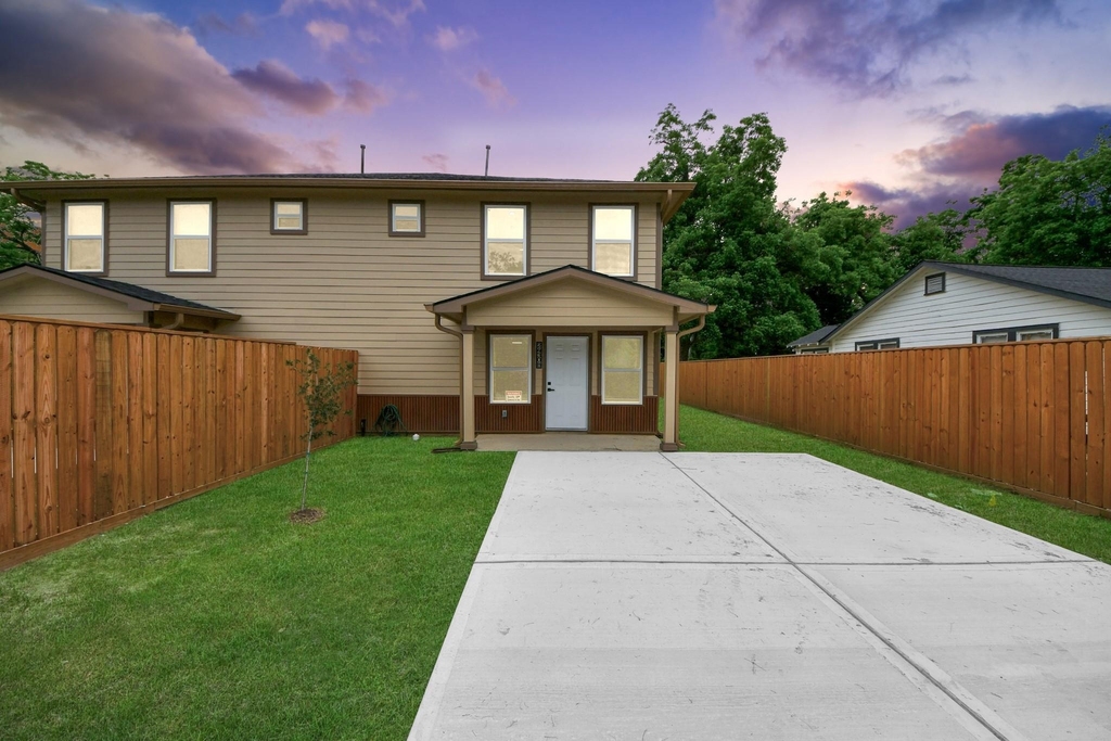 2430 Dolly Wright Street - Photo 2
