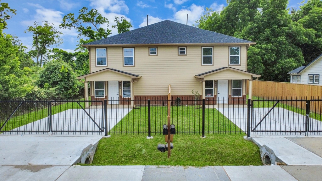 2430 Dolly Wright Street - Photo 0