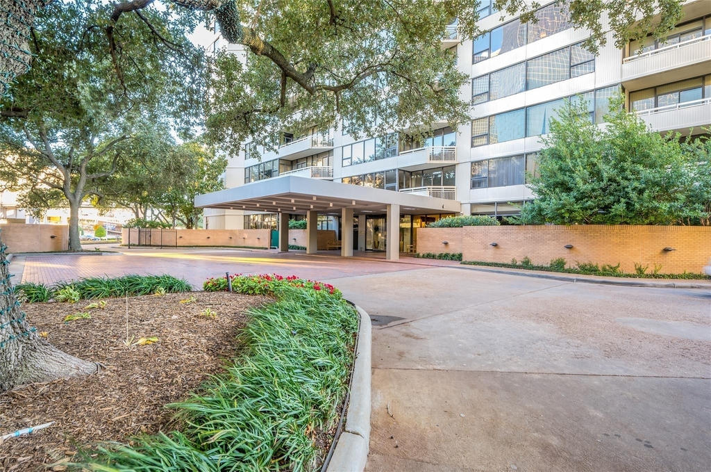 15 Greenway Plaza - Photo 2