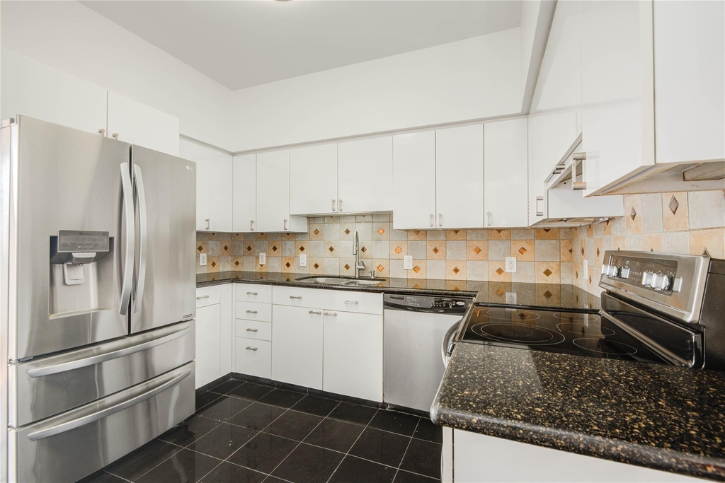 15 Greenway Plaza - Photo 27