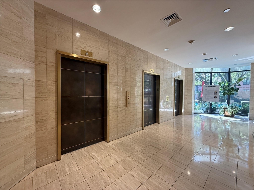 15 Greenway Plaza - Photo 5