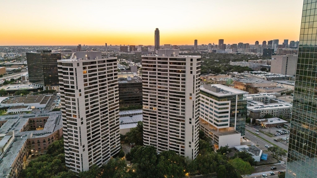 15 Greenway Plaza - Photo 12