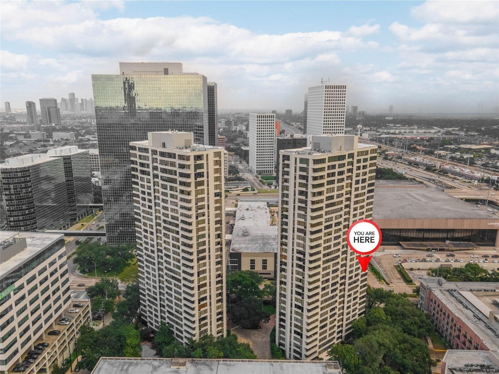 15 Greenway Plaza - Photo 0