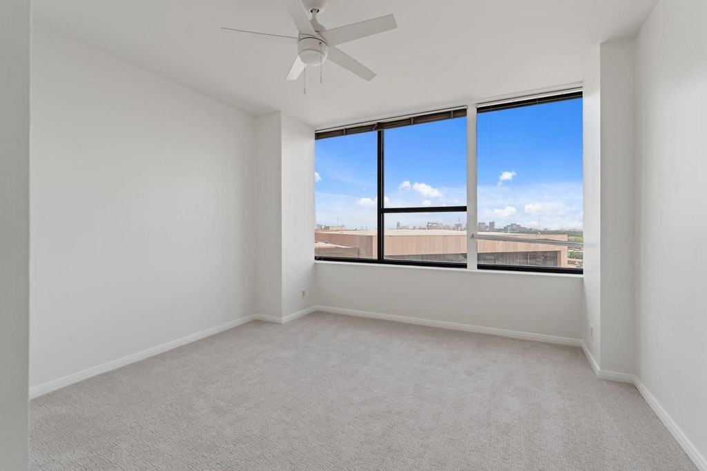 15 Greenway Plaza - Photo 33