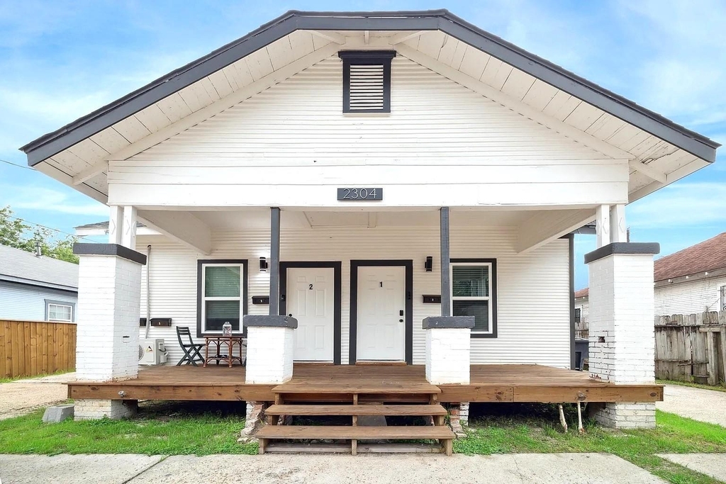 2304 Chapman Street - Photo 0