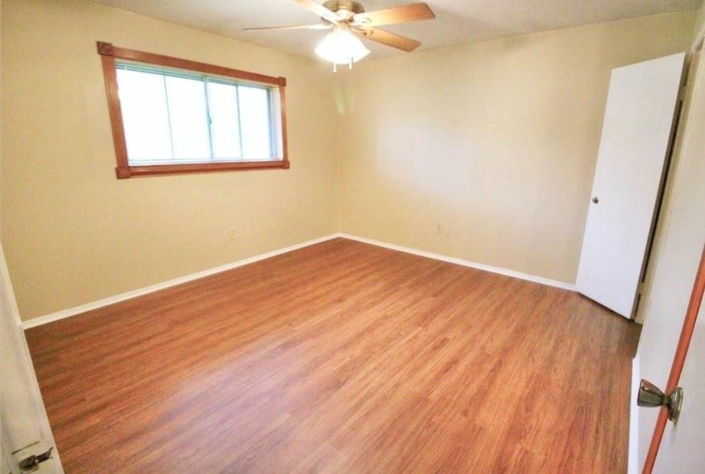 801 E Stadium Court - Photo 4