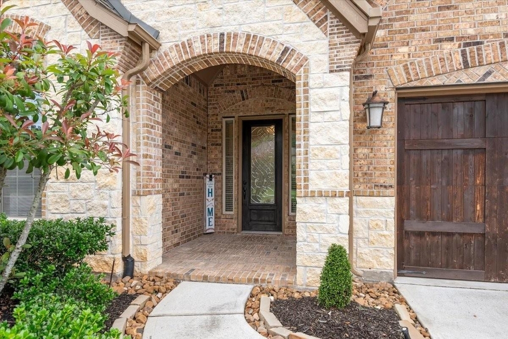 23034 Creek Park Drive - Photo 2