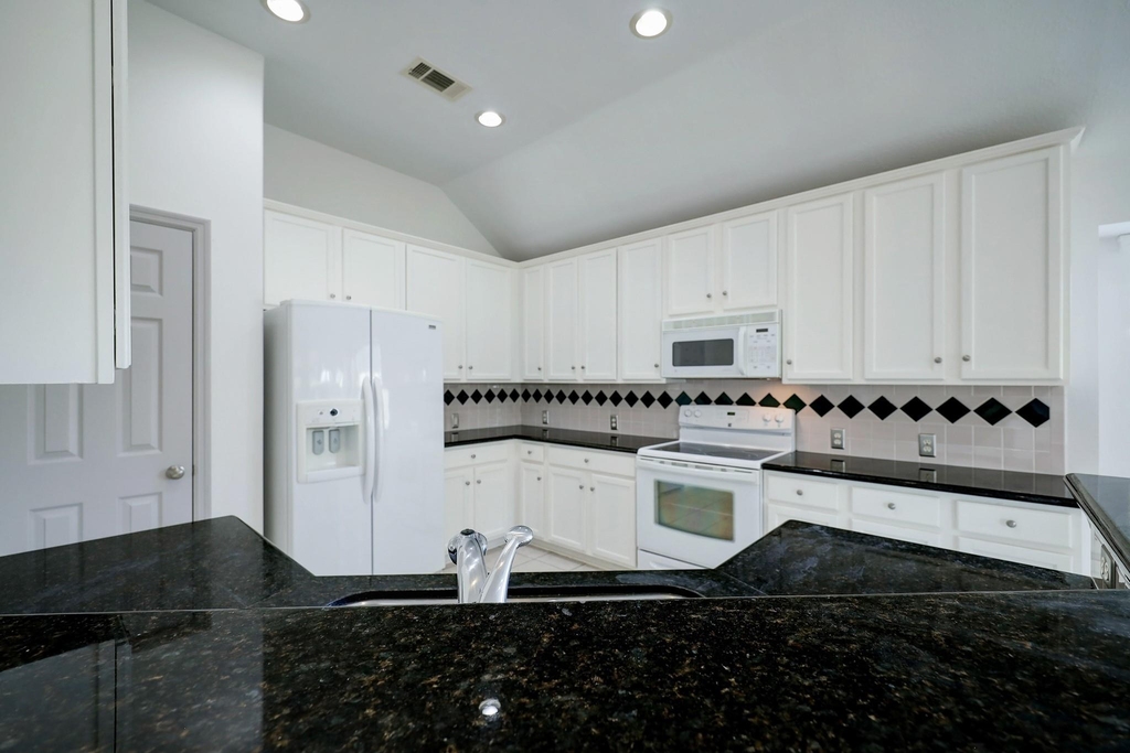 17407 Winfield Square - Photo 11