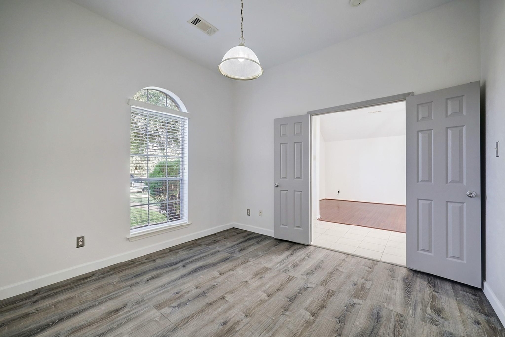 17407 Winfield Square - Photo 5