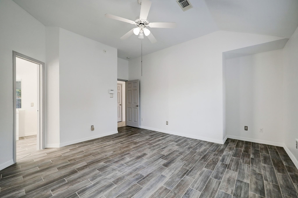 17407 Winfield Square - Photo 17