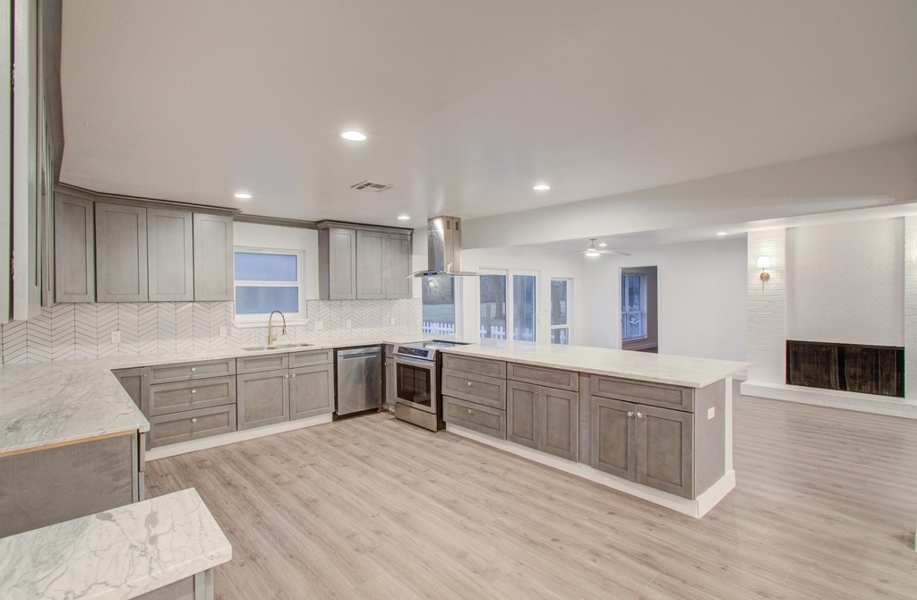 523 Brandon Road - Photo 4